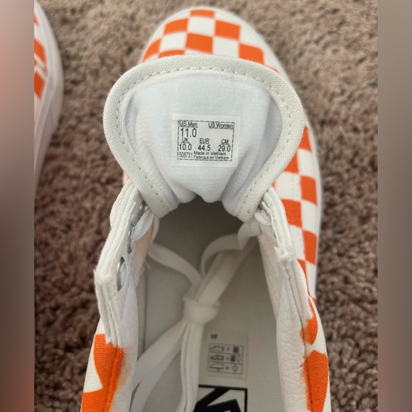NWOT Vans Old Skool Orange And White Checkered Shoes - Picture 6 of 6